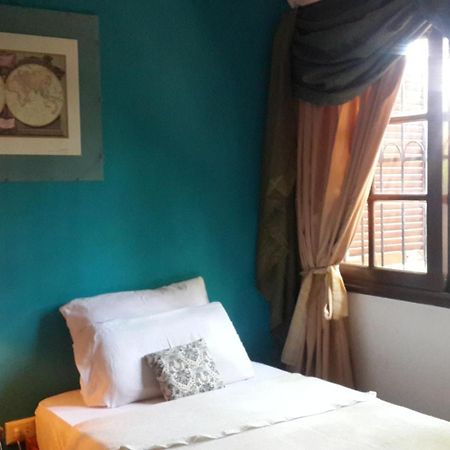 Casa Folks - Bed And Breakfast 푸에르토이과수 외부 사진