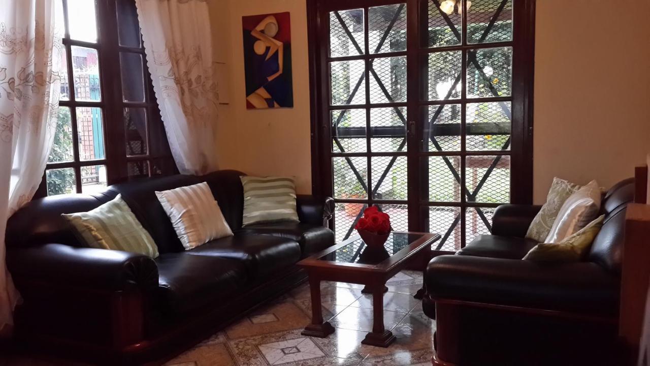 Casa Folks - Bed And Breakfast 푸에르토이과수 외부 사진